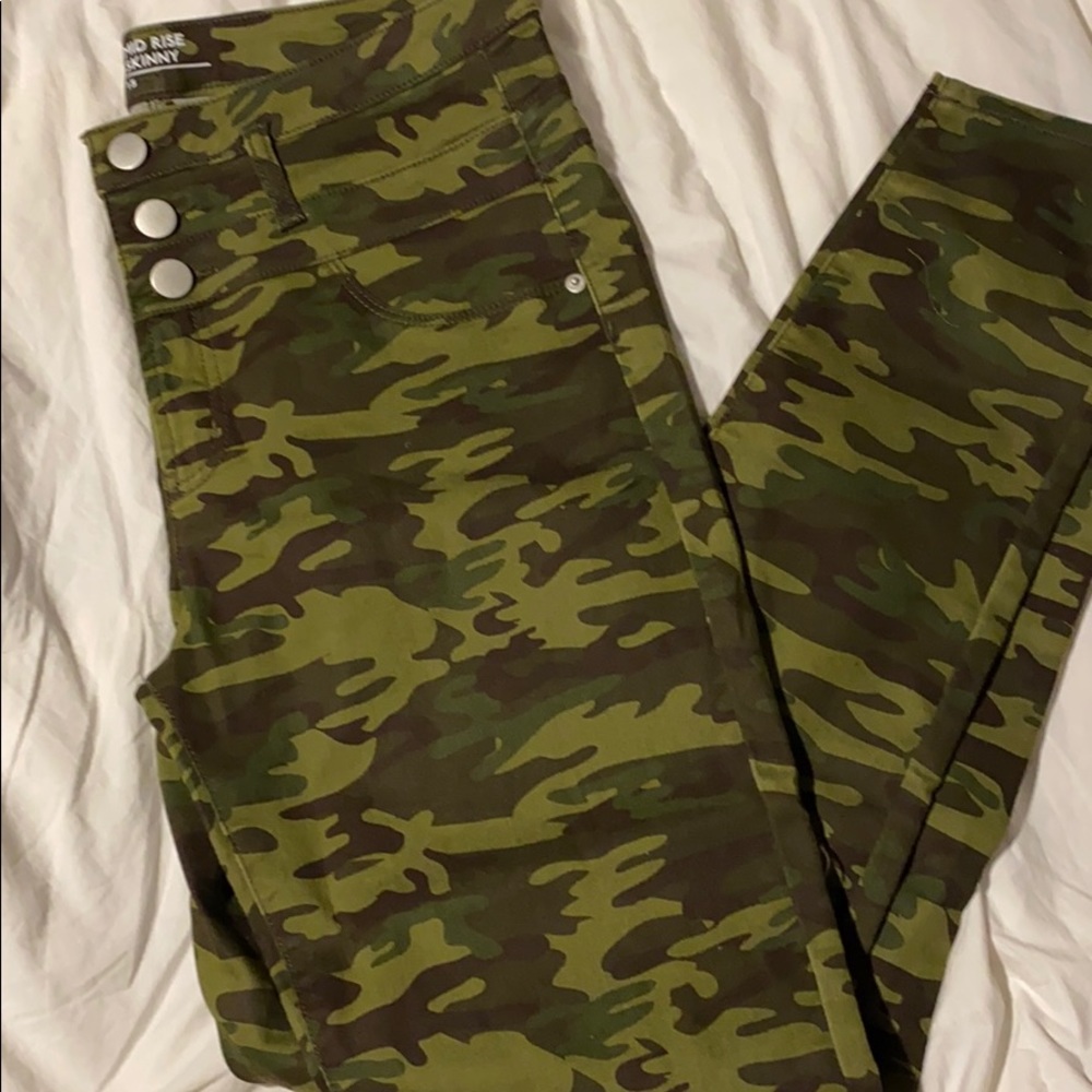 NOBO CAMO PANTS